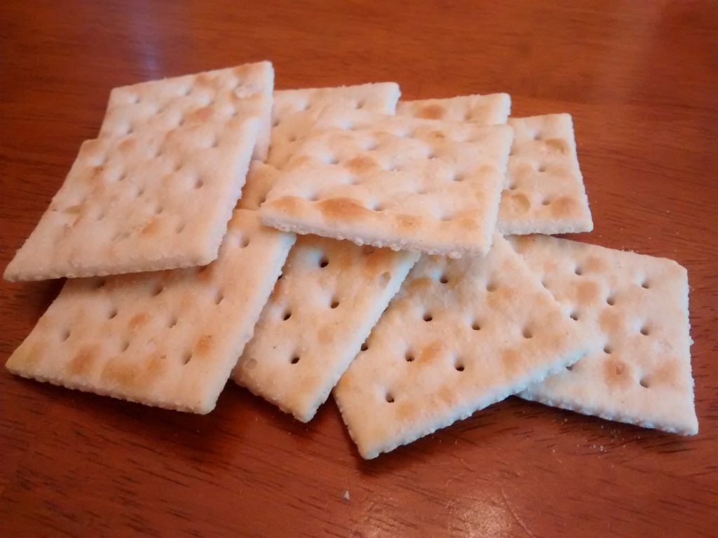 Can Dogs Eat Saltine Crackers